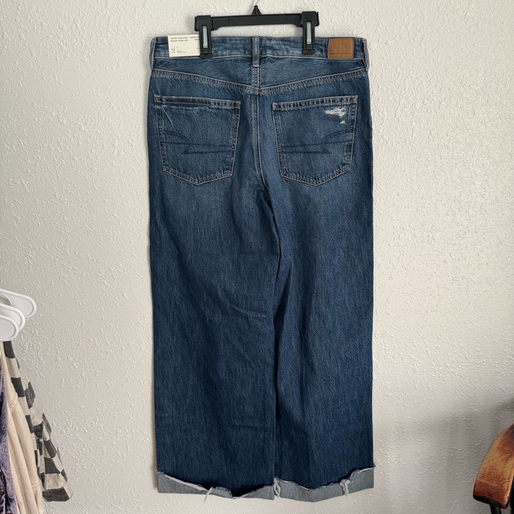 American Eagle Outfitters Super High-Rise Cuffed Baggy Jeans - Picture 6 of 9